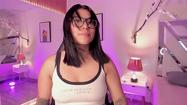 emy williams online show from December 15, 8:13 pm