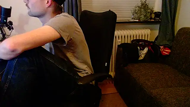 ChefDeLust online show from November 18, 6:01 pm