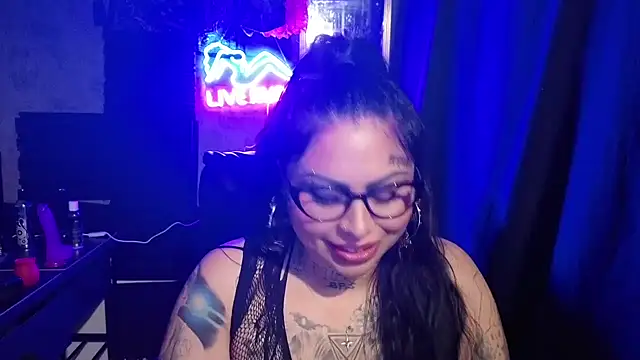 chicanachic13 online show from December 20, 2:51 am