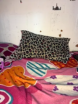 mily 09 online show from October 8, 11:24 pm