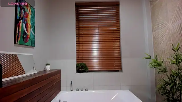 AustinJones  online show from October 5, 1:42 pm