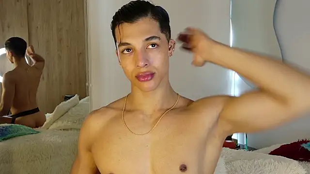 Troye Williams online show from April 10, 1:16 pm