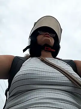 Snapshot of SirenRouge_69 chatting on November 28, 8:33 pm SirenRouge 69 online show from November 28, 8:33 pm