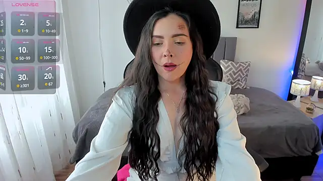 Snapshot of amaia_monet chatting on October 20, 7:58 pm amaia monet online show from October 20, 7:58 pm