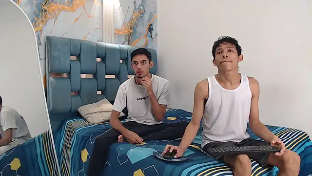 BEAUTY BOYS1 online show from April 1, 1:34 pm