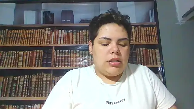 Snapshot of Hailey_Curvy chatting on January 8, 9:33 am Hailey Curvy online show from January 8, 9:33 am