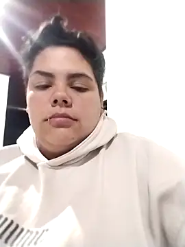 Snapshot of Hailey_Curvy chatting on January 18, 2:37 am Hailey Curvy online show from January 18, 2:37 am