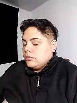 Snapshot of Hailey_Curvy chatting on February 7, 11:14 am Hailey Curvy online show from February 7, 11:14 am