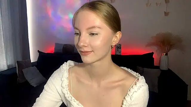 BrightAnnie online show from September 18, 1:02 pm