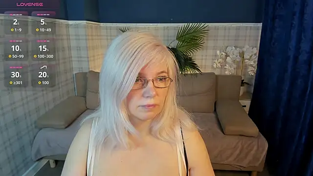 Hella Fabel online show from December 22, 1:13 am