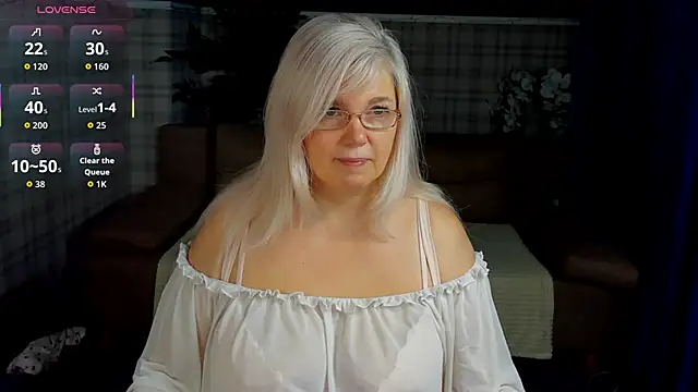 Hella Fabel online show from March 6, 1:13 am