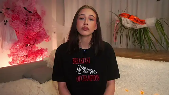 EviaRabasca online show from October 31, 11:44 am