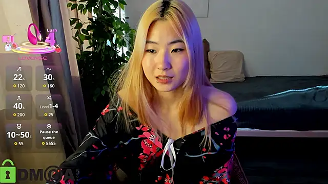Snapshot of Aisi_18 chatting on October 13, 7:08 am Aisi 18 online show from October 13, 7:08 am