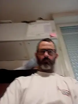 Snapshot of whatYwantMorrre chatting on November 1, 1:13 pm whatYwantMorrre online show from November 1, 1:13 pm