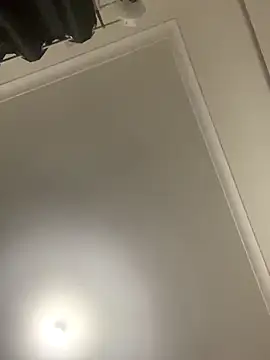 Snapshot of spankmykittyhehe chatting on October 18, 8:59 am spankmykittyhehe online show from October 18, 8:59 am