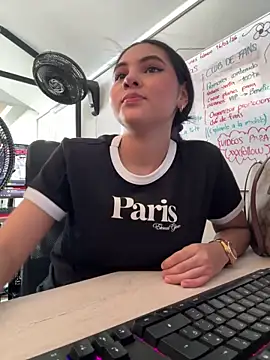 Snapshot of AlinnaRosee_ chatting on March 3, 4:13 pm AlinnaRosee online show from March 3, 4:13 pm