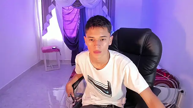 Aron Boyy online show from September 15, 8:42 pm