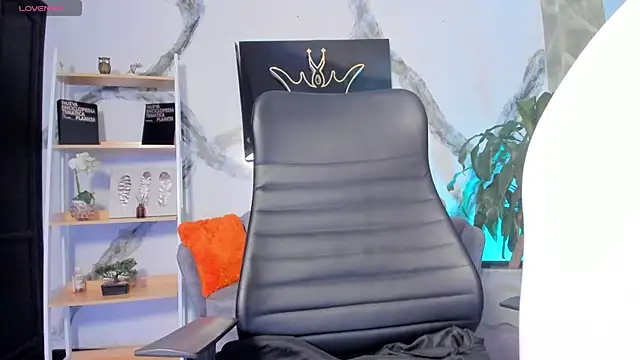 AnaRuiz1  online show from December 19, 3:02 am