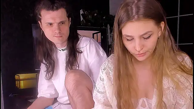 Kimberly Wolker online show from April 2, 11:41 am