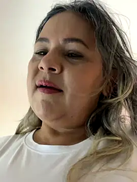 Snapshot of Lucy_Milf_474 chatting on January 7, 11:45 am Lucy Milf 474 online show from January 7, 11:45 am