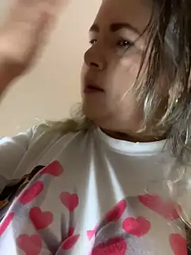 Snapshot of Lucy_Milf_474 chatting on January 17, 12:10 pm Lucy Milf 474 online show from January 17, 12:10 pm