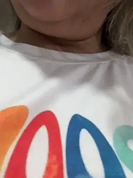 Snapshot of Lucy_Milf_474 chatting on February 12, 11:49 am Lucy Milf 474 online show from February 12, 11:49 am