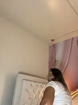 Snapshot of Lucy_Milf_474 chatting on February 13, 12:12 pm Lucy Milf 474 online show from February 13, 12:12 pm