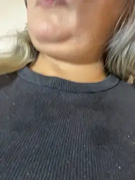 Snapshot of Lucy_Milf_474 chatting on February 20, 12:05 pm Lucy Milf 474 online show from February 20, 12:05 pm