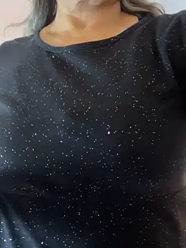 Snapshot of Lucy_Milf_474 chatting on February 23, 12:02 pm Lucy Milf 474 online show from February 23, 12:02 pm