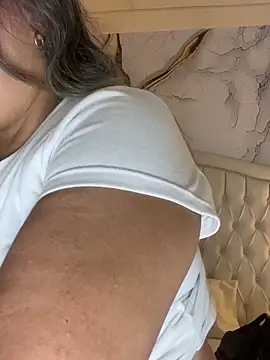 Lucy Milf 474 online show from April 13, 6:46 pm