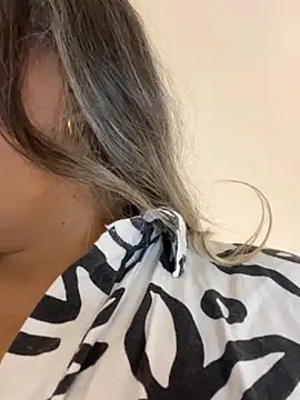 Snapshot of Lucy_Milf_474 chatting on April 19, 1:10 pm Lucy Milf 474 online show from April 19, 1:10 pm