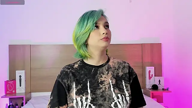 Akatsumi  online show from December 22, 9:45 pm