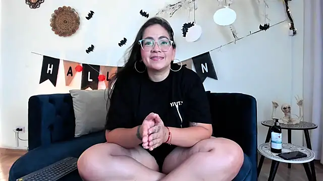 alissonbronw     online show from October 15, 7:58 pm