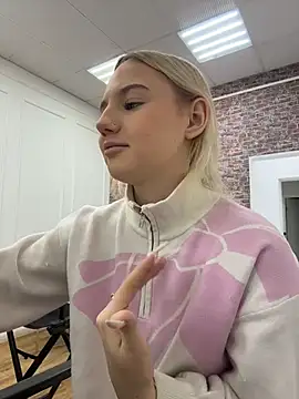 Sky Cutie online show from December 17, 4:07 am