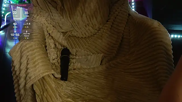 Snapshot of AnitaVon chatting on November 30, 5:00 am AnitaVon online show from November 30, 5:00 am