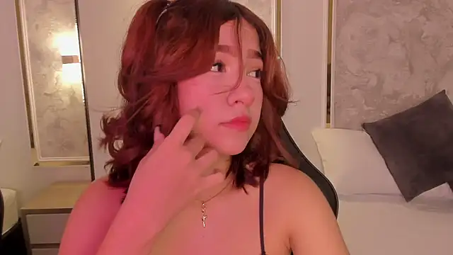 Snapshot of doll_eyees_ chatting on September 27, 2:27 am doll eyees online show from September 27, 2:27 am