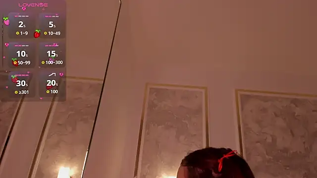 Snapshot of doll_eyees_ chatting on October 10, 2:21 am doll eyees online show from October 10, 2:21 am