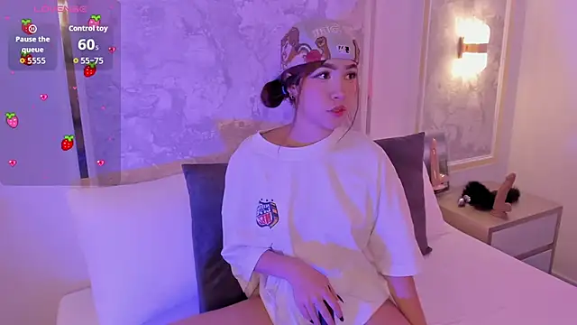 doll eyees  online show from November 8, 2:34 am