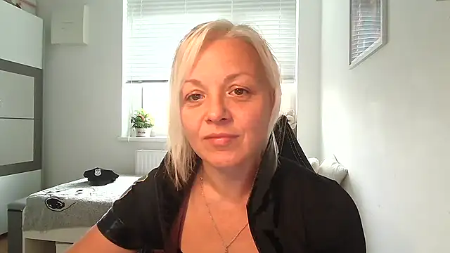 Linsy Kim online show from October 23, 6:45 am