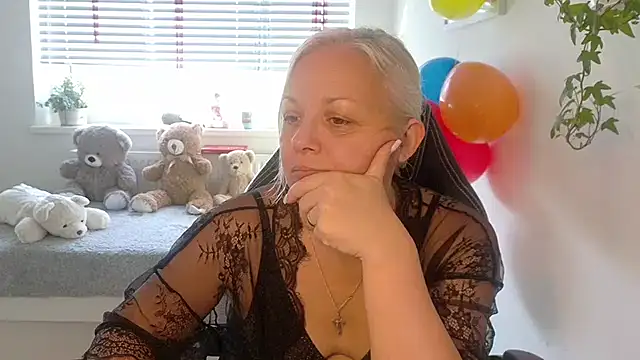 Linsy Kim online show from December 22, 9:17 am