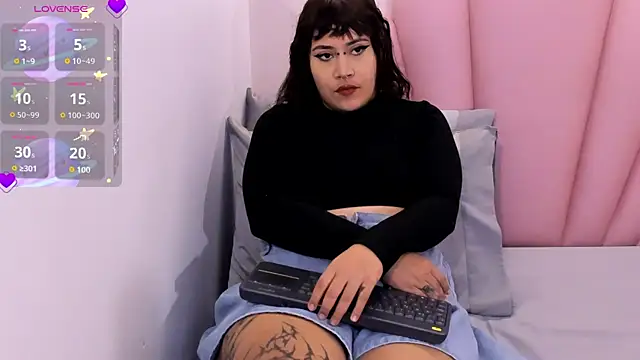 mia yeager online show from September 11, 3:39 am