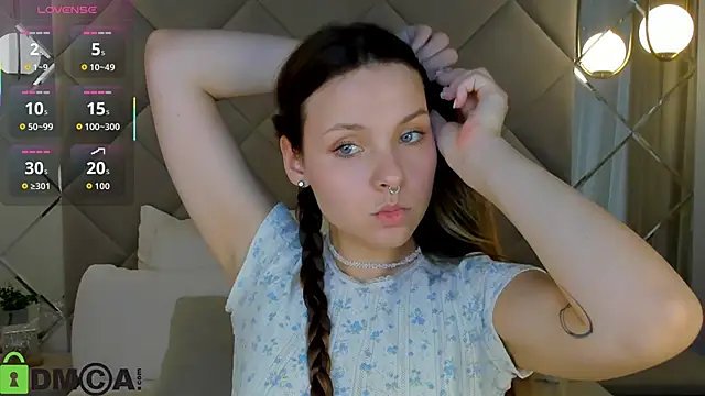 Hina Smith online show from October 17, 11:35 am