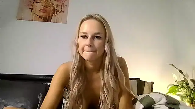 imyourgoodgirl69 online show from January 12, 8:58 pm
