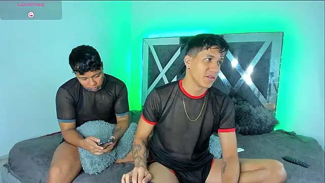 Robertmiller21 online show from March 14, 11:54 pm