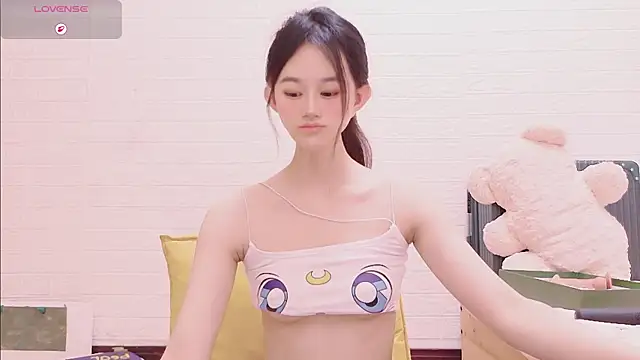 Snapshot of marina-cutegirll chatting on February 18, 11:01 pm marina-cutegirll online show from February 18, 11:01 pm