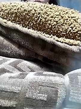 venu00 online show from March 19, 11:42 pm