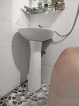 venu00 online show from April 10, 6:07 am