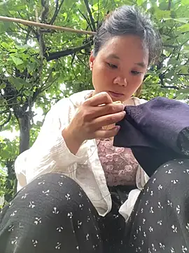 Ngoc-bbi online show from August 6, 10:06 am