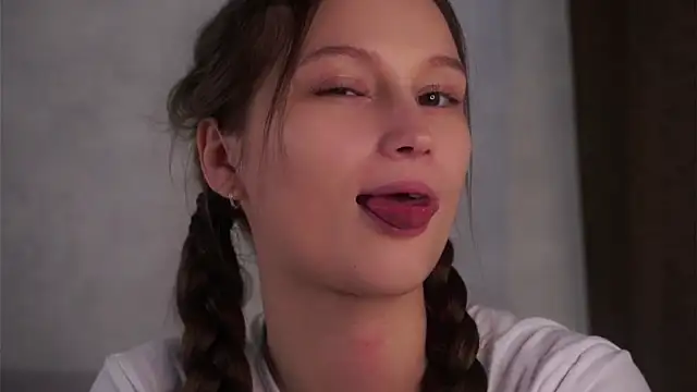 MelaniSeiver online show from September 19, 1:18 am