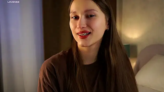 MelaniSeiver online show from October 31, 1:06 am